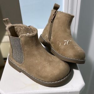 Brown toddler girl boots